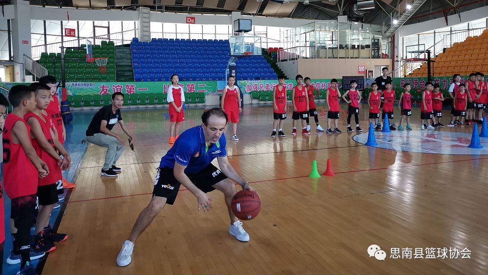 篮球封闭训练中的体能提升方案_0